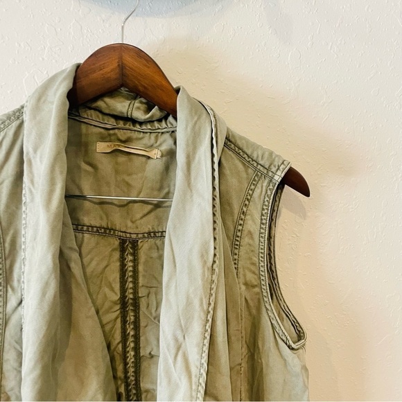 3/$20 Max Jeans Olive Green Tencel Drape Front Vest - Picture 4 of 8